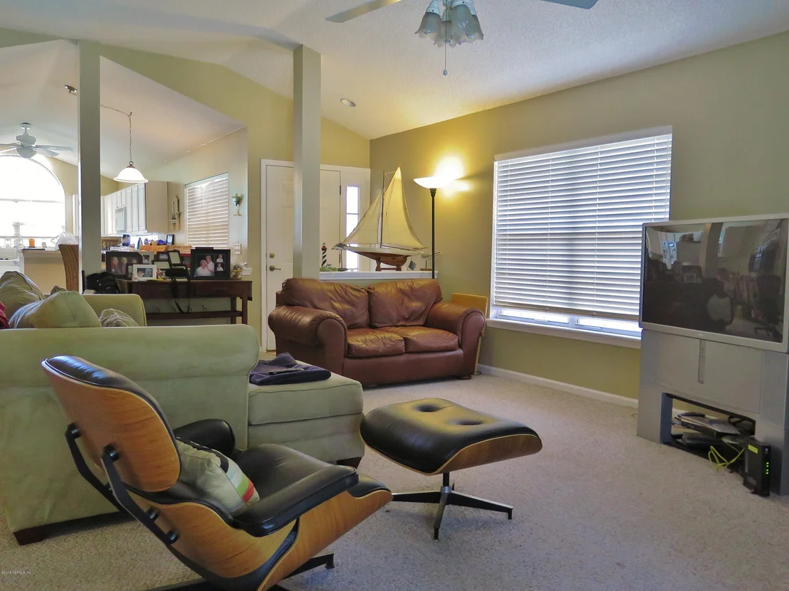 Photo of 3239 MERRILL Boulevard