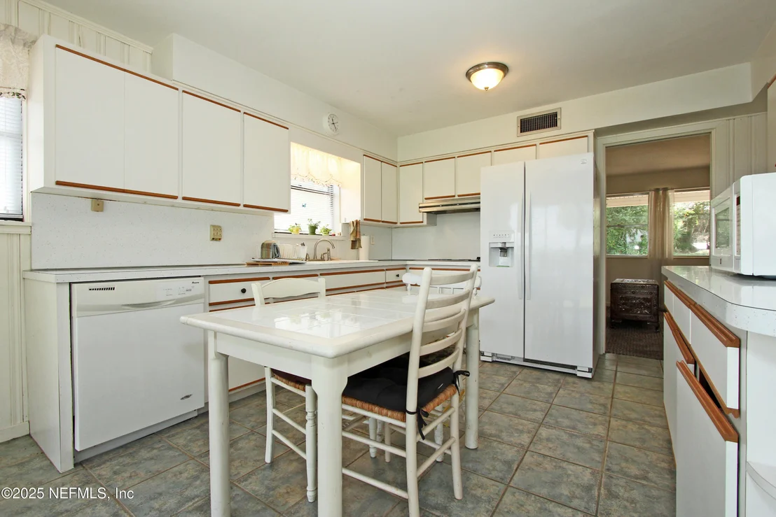 Photo of 4163 TROUT RIVER Boulevard