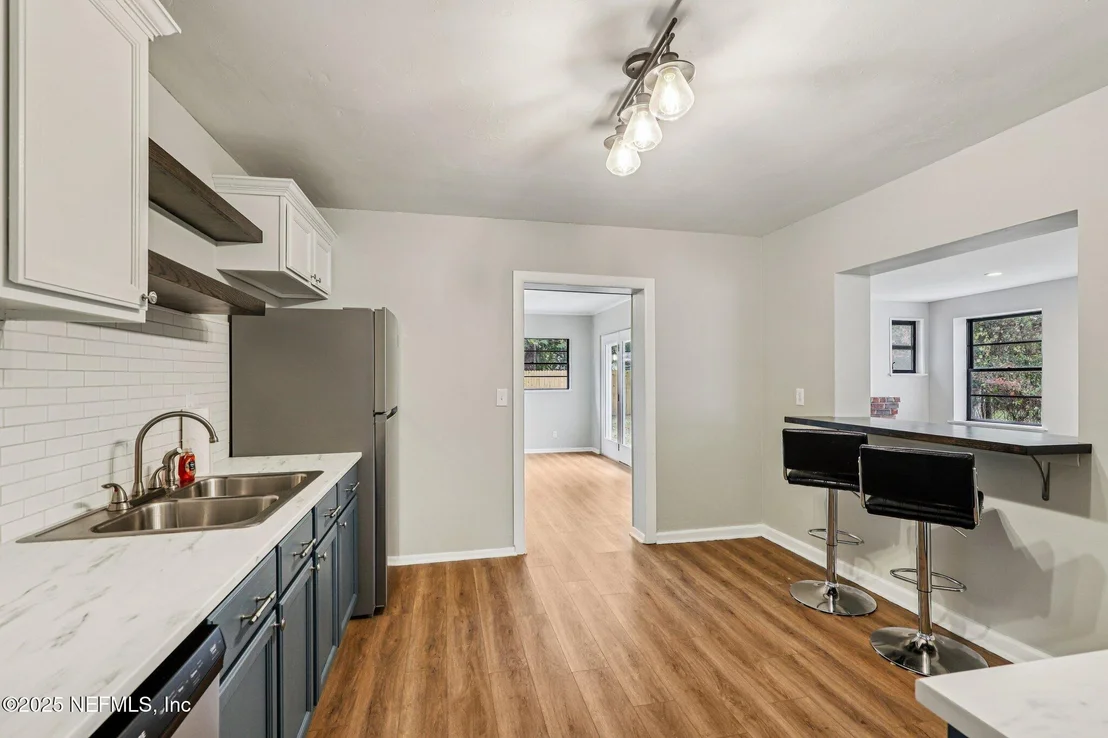 Photo of 5753 CRESTVIEW Road