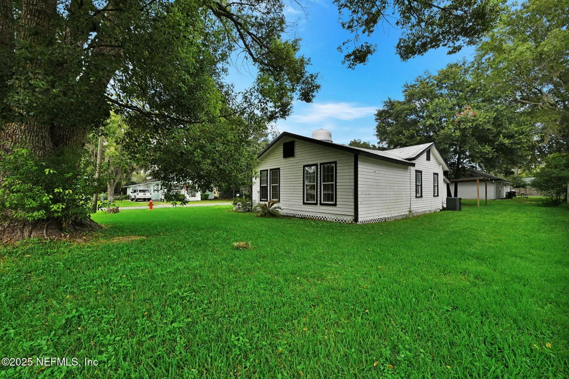 Photo of 430 CENTER Street