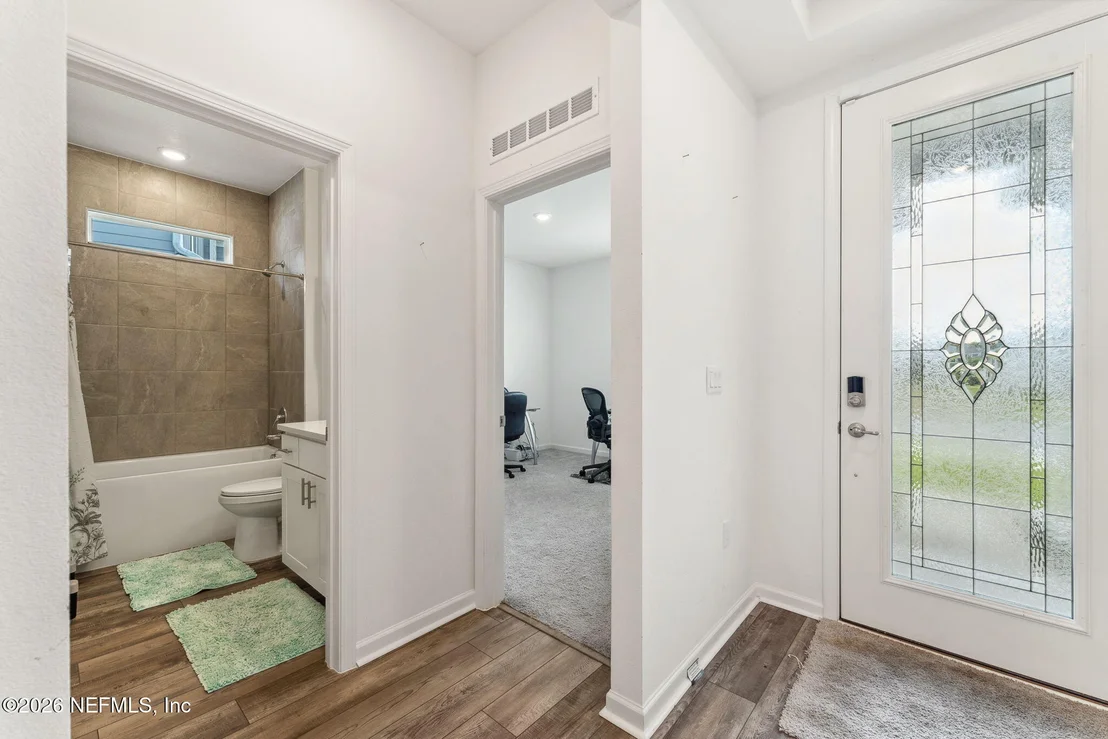 Photo of 120 OAKLEAF Way