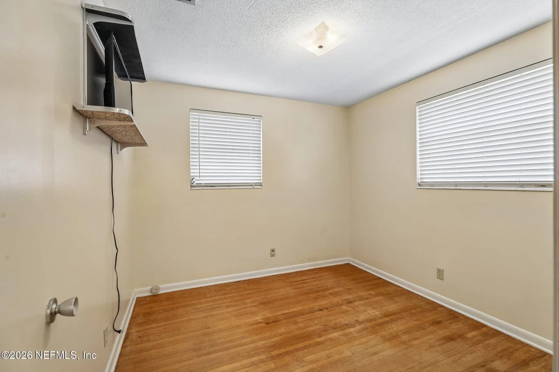 Photo of 1189 CROWN Drive