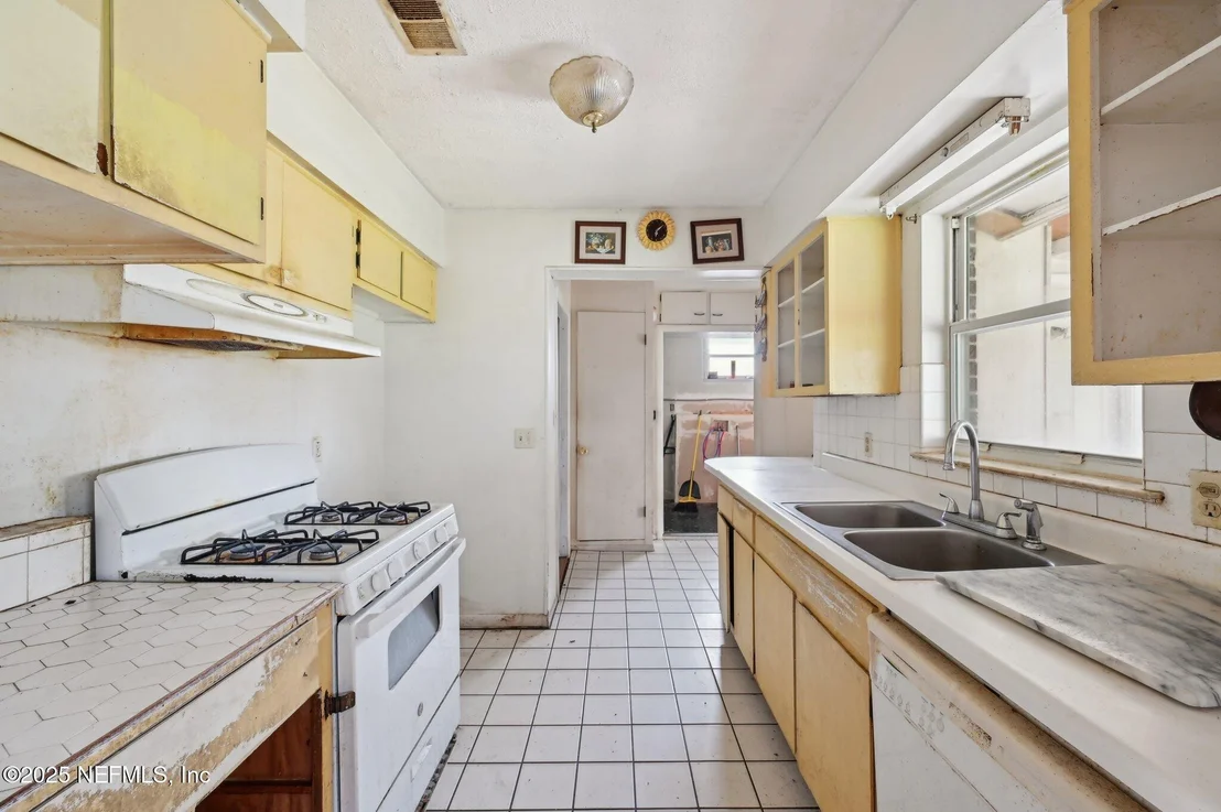 Photo of 4429 VANCOUVER Drive