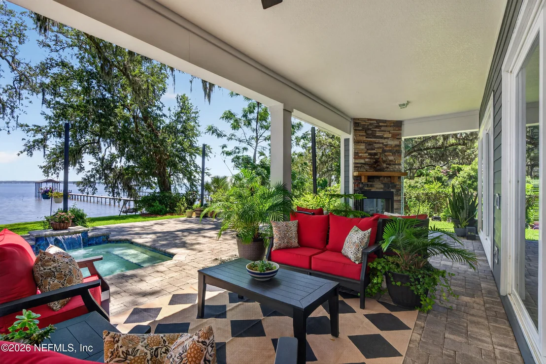 Photo of 239 RIVER Road