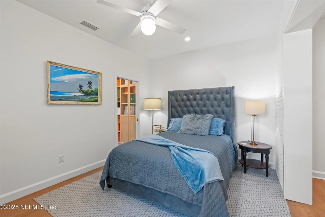 Photo of 2525 LAUREL Road
