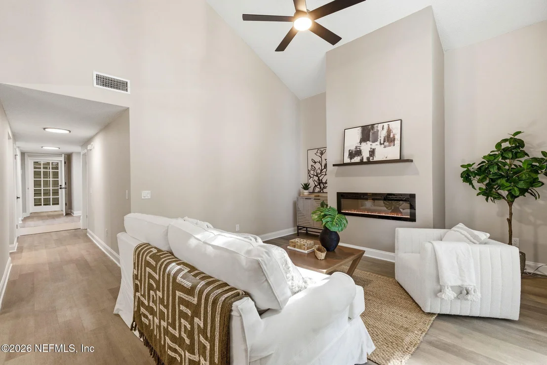 Photo of 5534 MARINERS COVE Drive