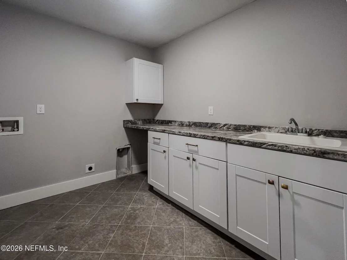 Photo of 4325 APPLETON Avenue