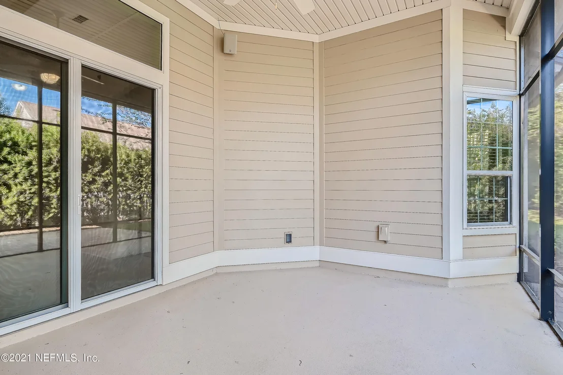 Photo of 1990 MOORINGS Circle