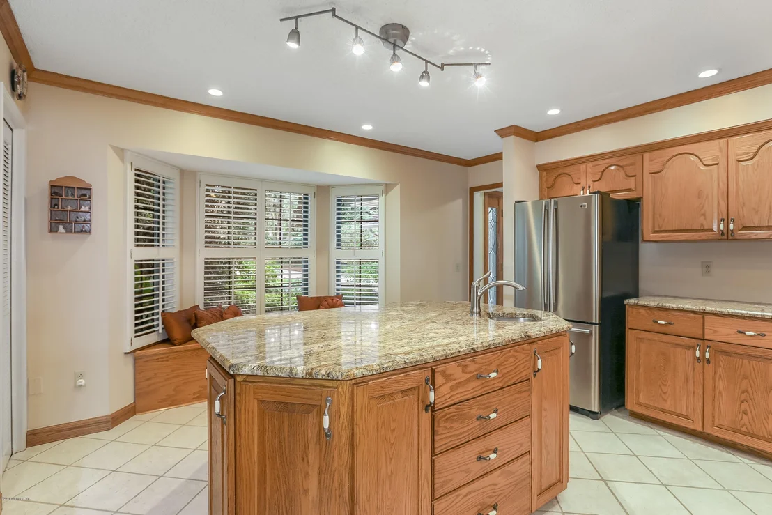 Photo of 8232 RIVER Road