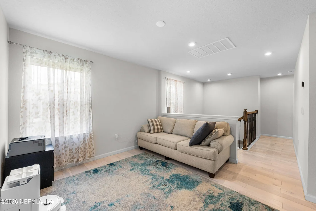 Photo of 307 BUFFALO Court