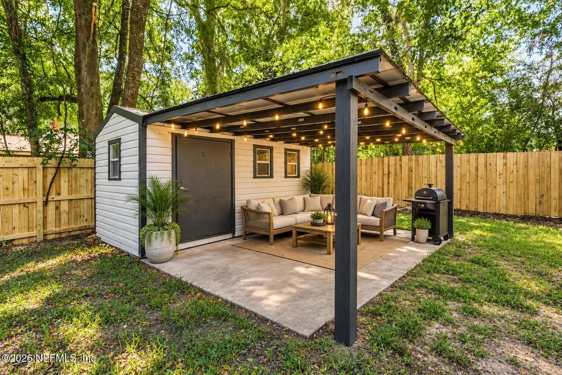 Photo of 4802 LOUISA Terrace