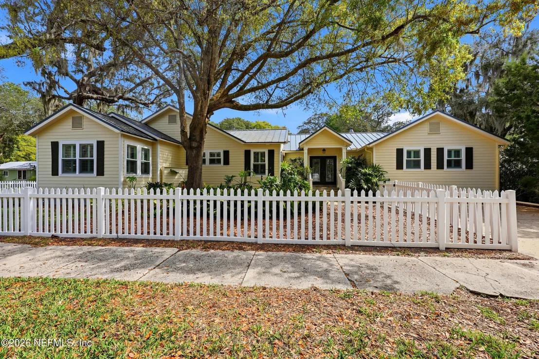 Photo of 17 SYLVAN Drive