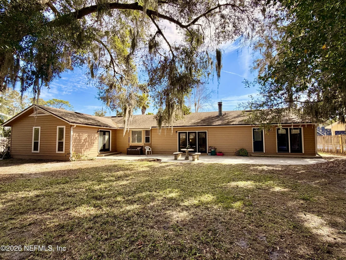 Photo of 2857 BEAUCLERC Road