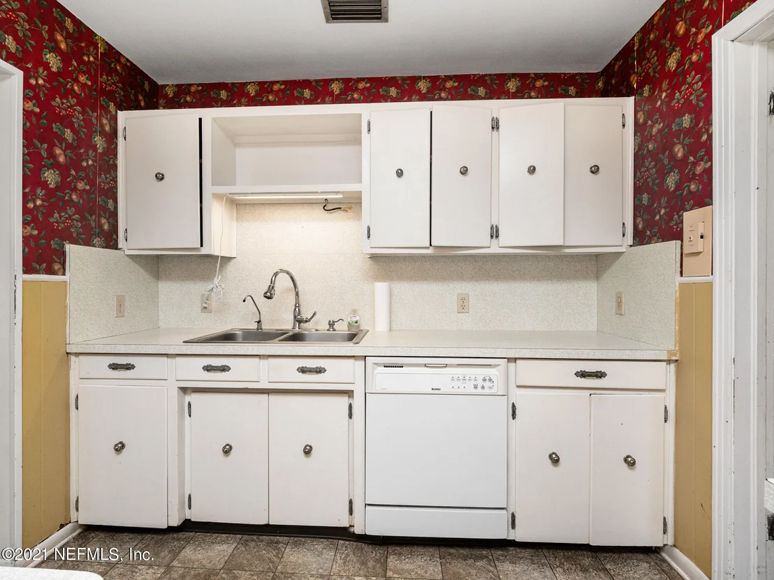 Photo of 9738 DOOLITTLE Road