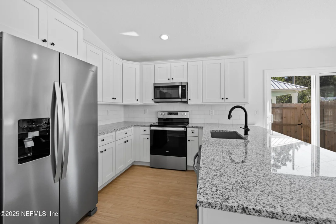 Photo of 916 KENNEDY Drive