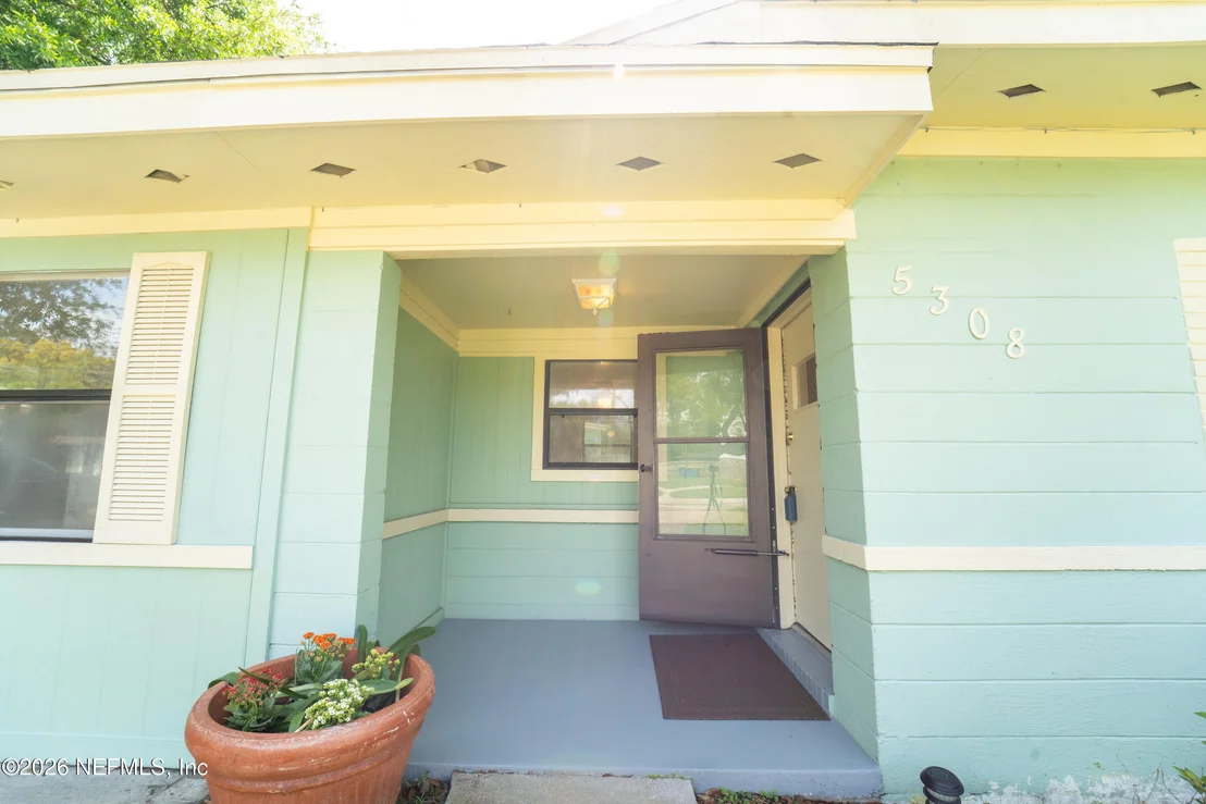 Photo of 5308 N RIVER Road