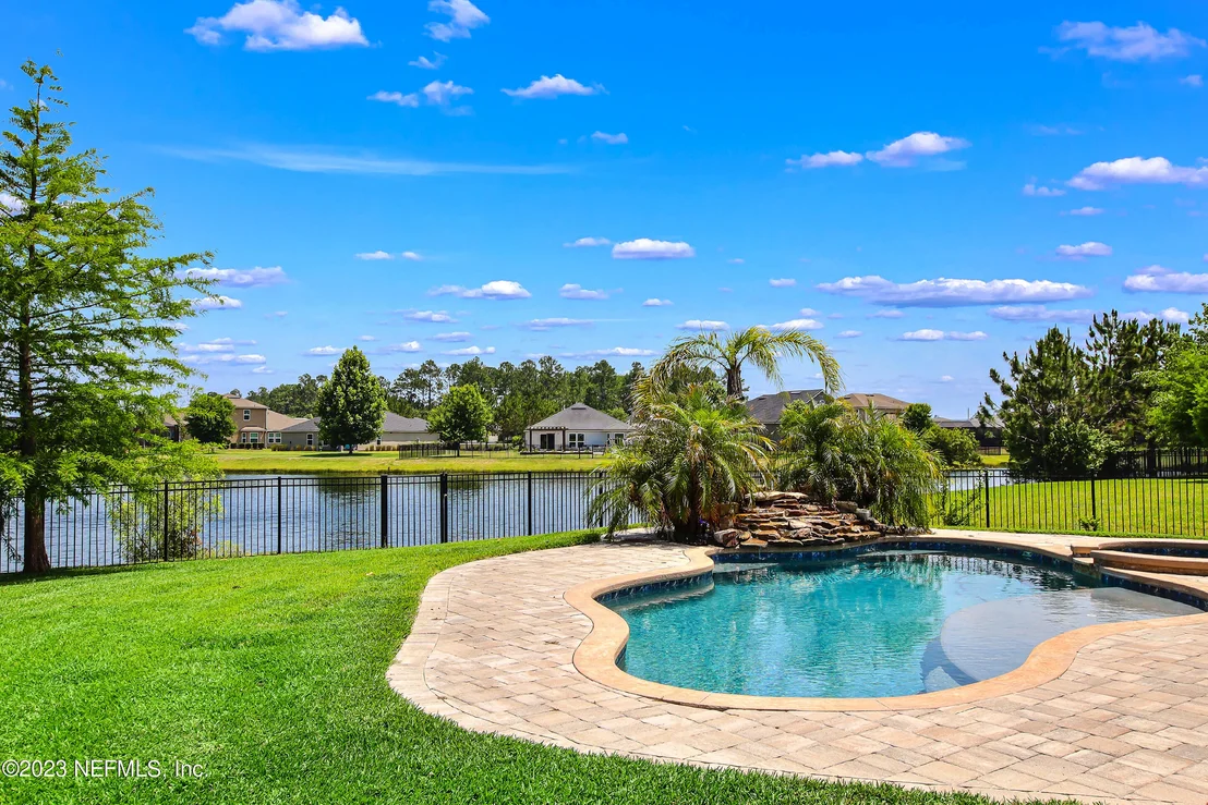 Photo of 140 CEDARSTONE Way
