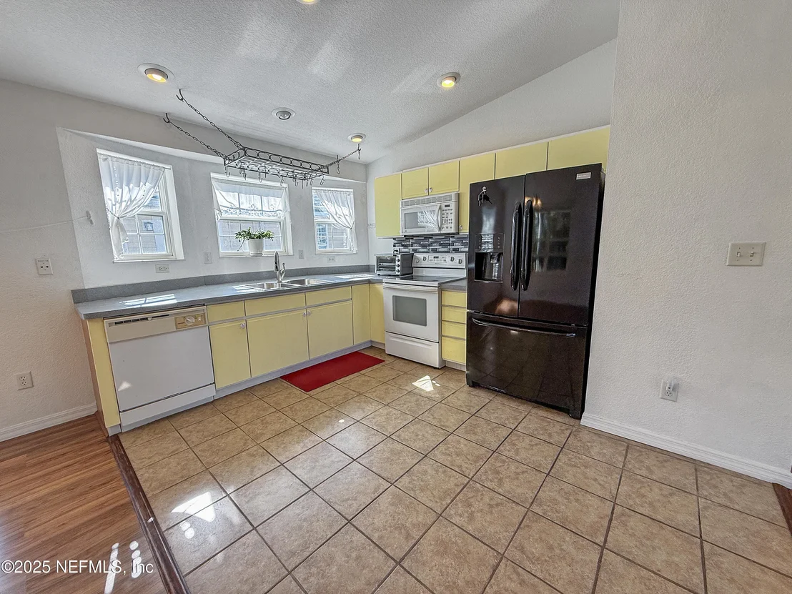 Photo of 1349 MATTIE Street