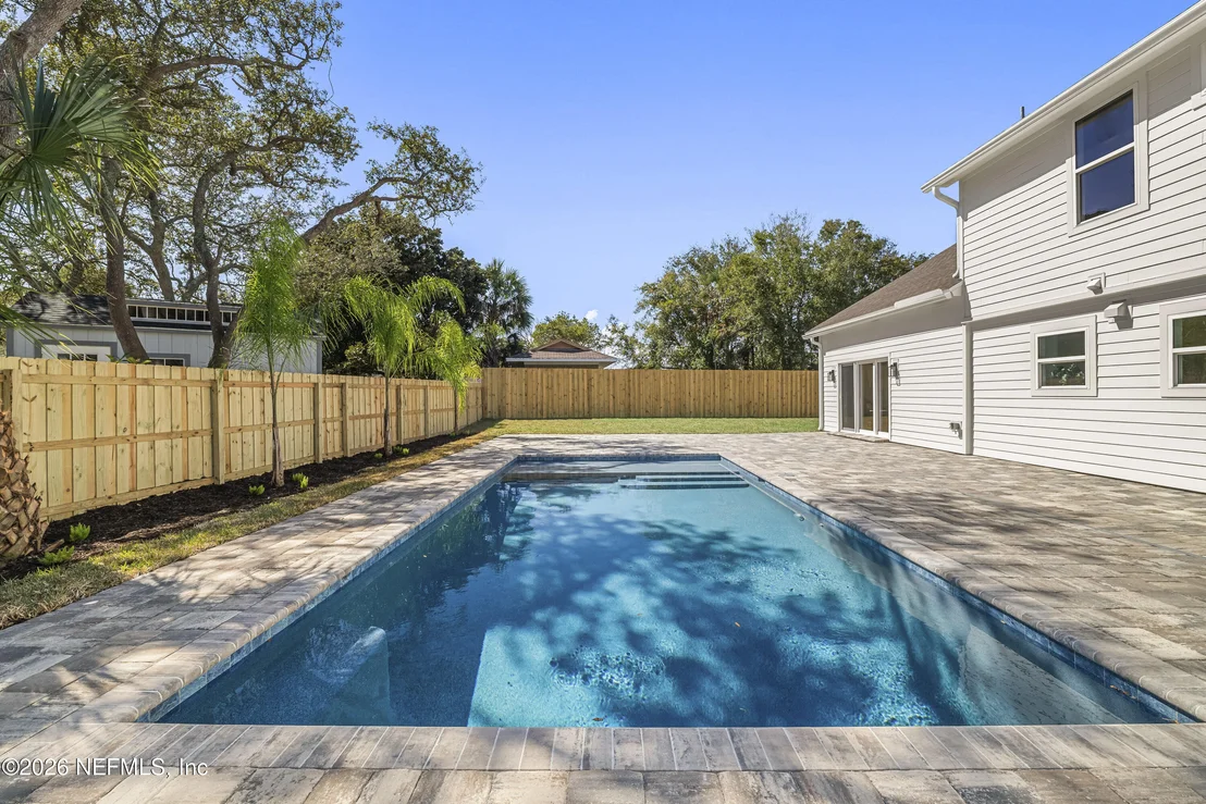 Photo of 806 CHERRY Street