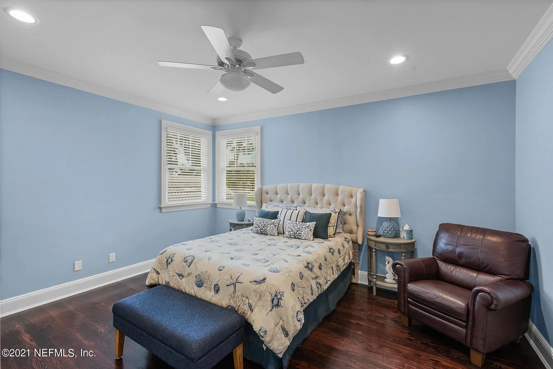 Photo of 236 LAUREL Lane