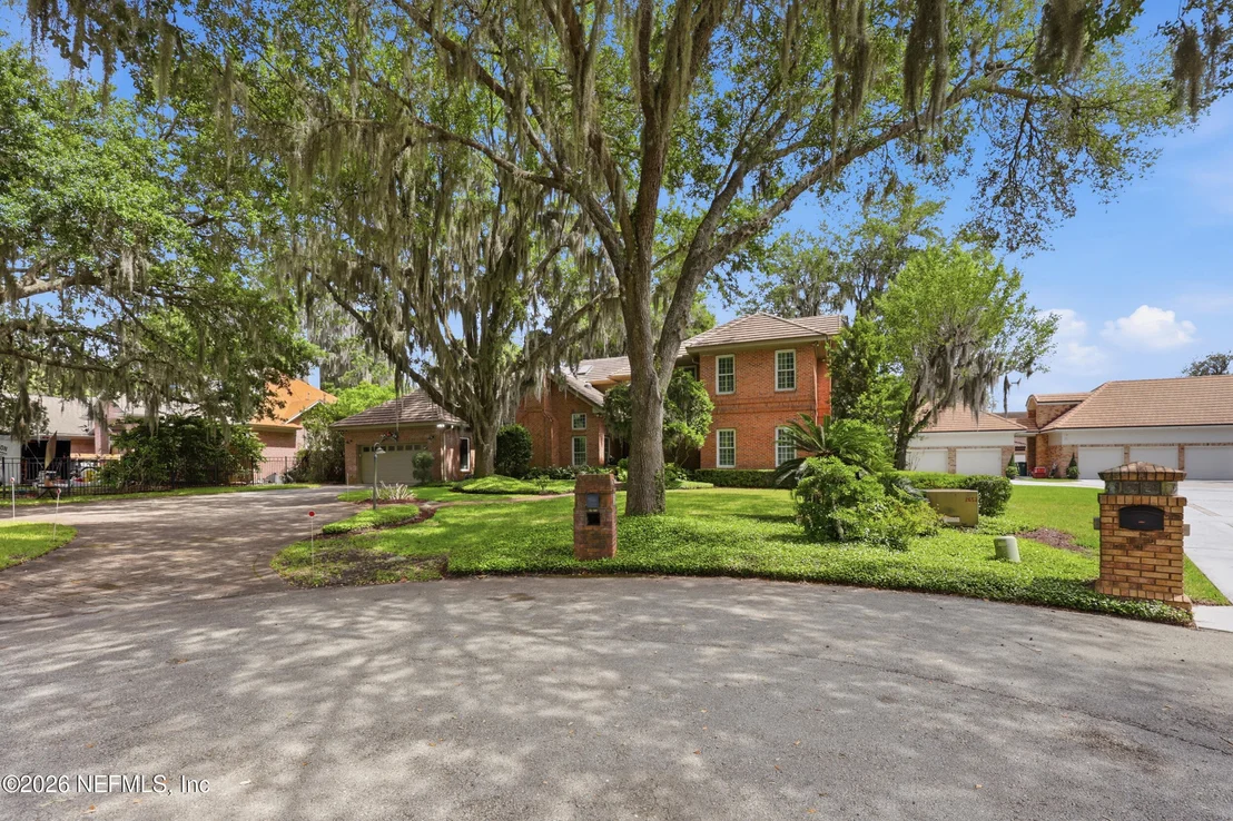 Photo of 2656 BEAUCLERC Road