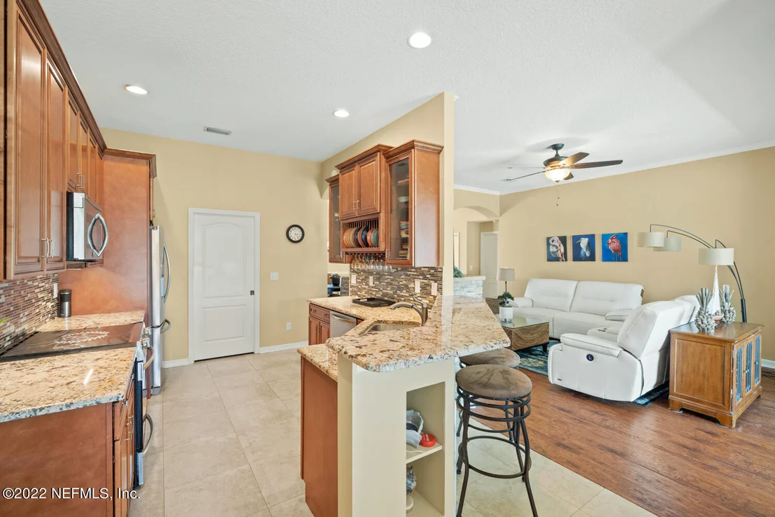 Photo of 948 WINDWARD Way