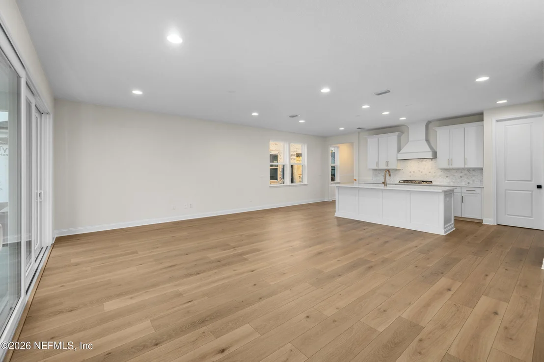 Photo of 319 SUTTON Drive