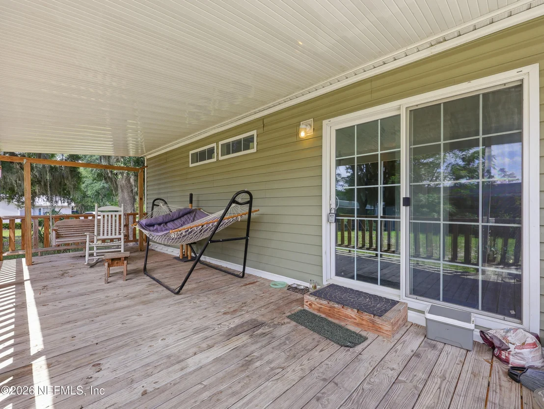 Photo of 100 BOSTWICK Lane