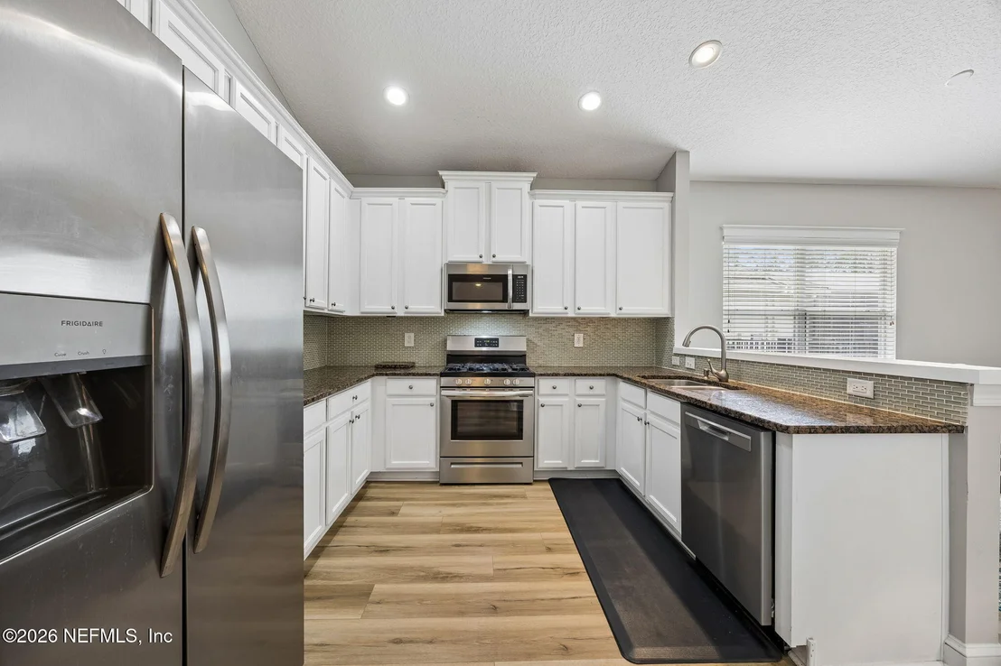 Photo of 1884 CROSS POINTE Way