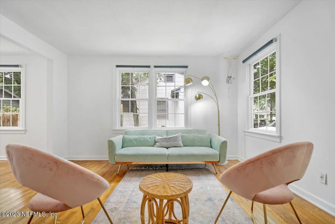 Photo of 4632 CRESCENT Street