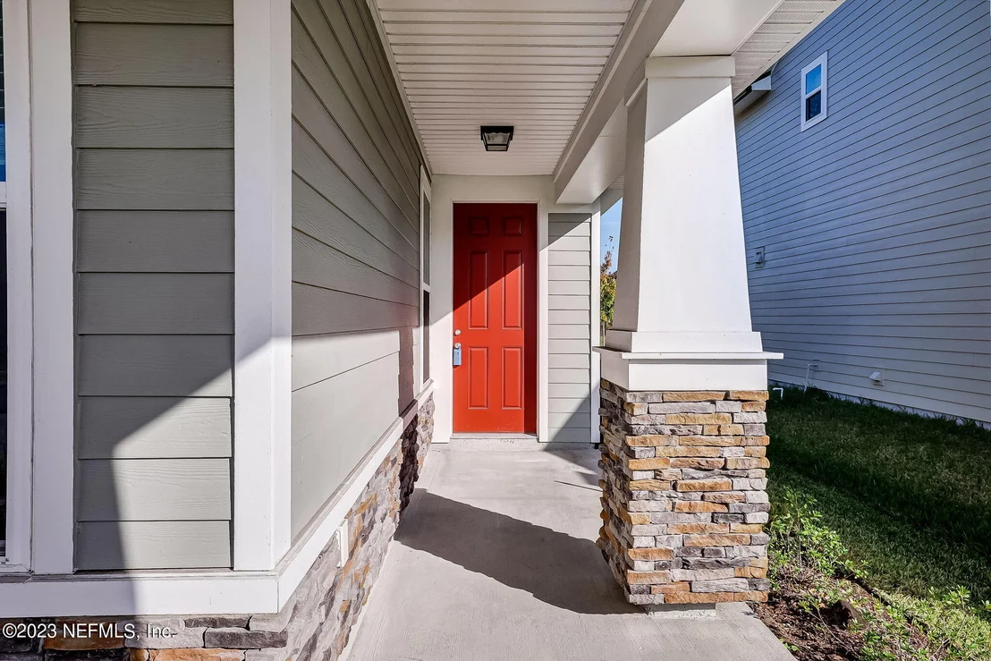Photo of 152 WINDERMERE Way
