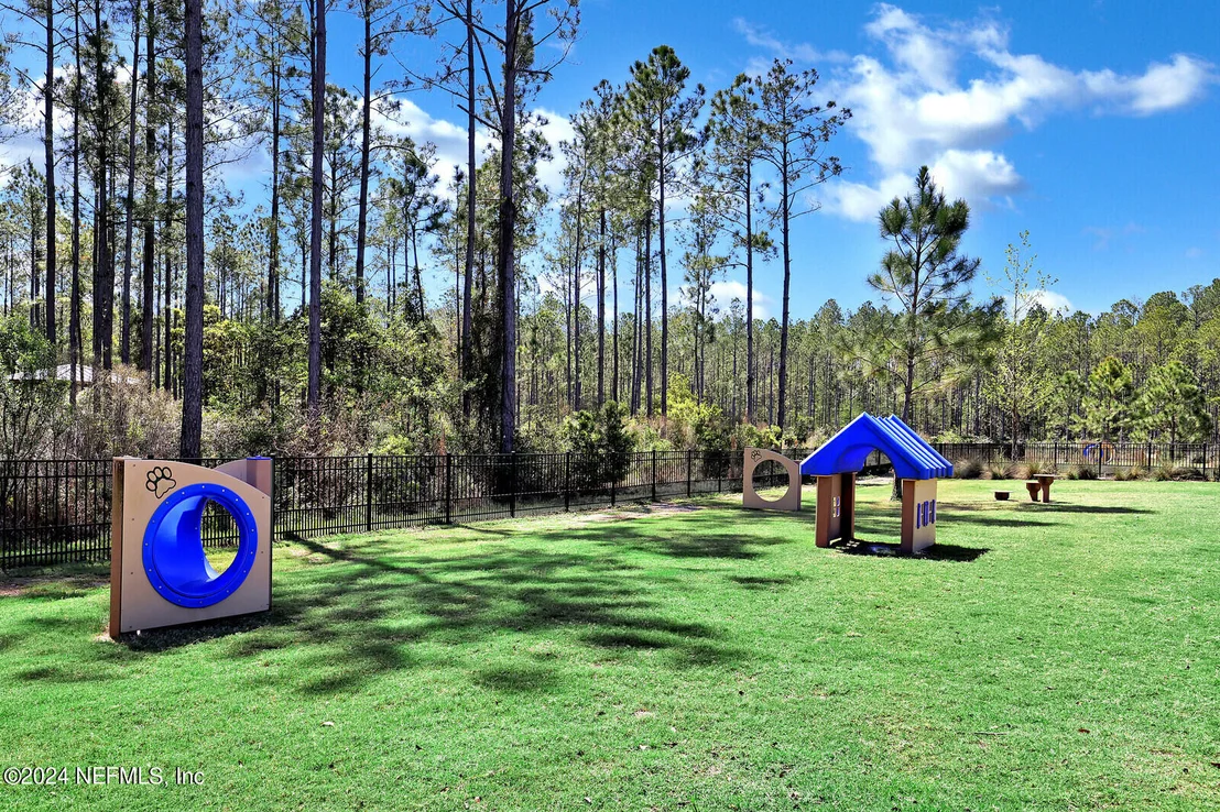 Photo of 595 MEADOW CREEK Drive