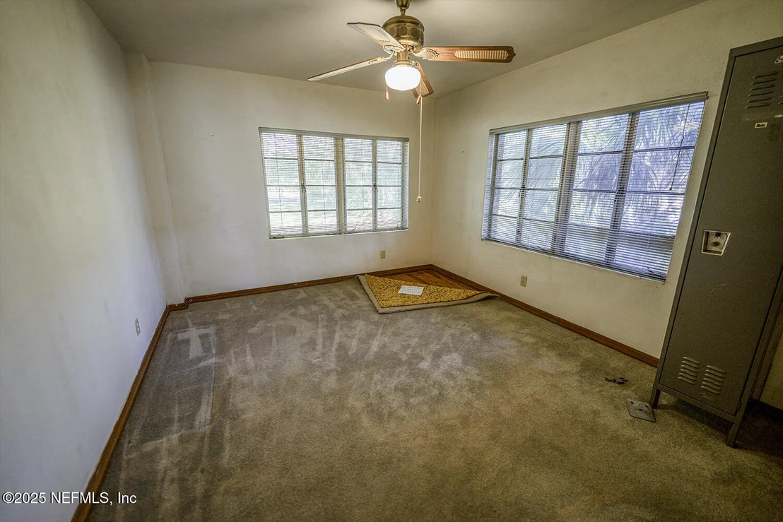 Photo of 5527 HYDE PARK Circle