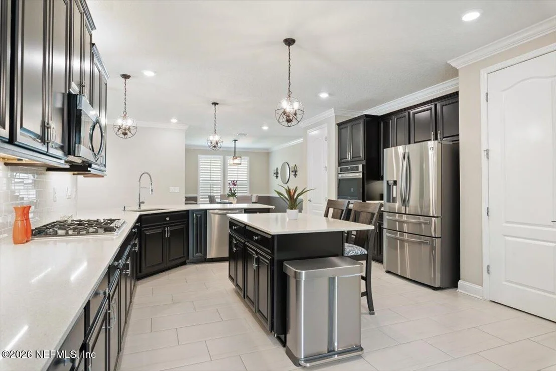 Photo of 472 GLORIETA Drive