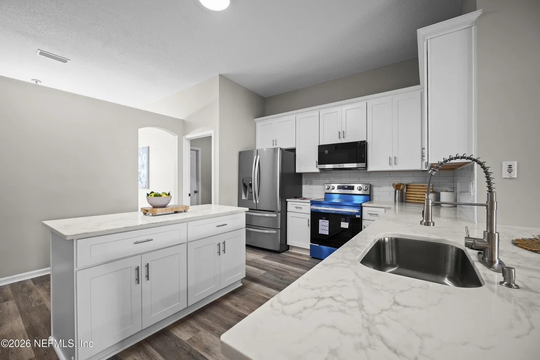 Photo of 4048 EDGELAND Trail