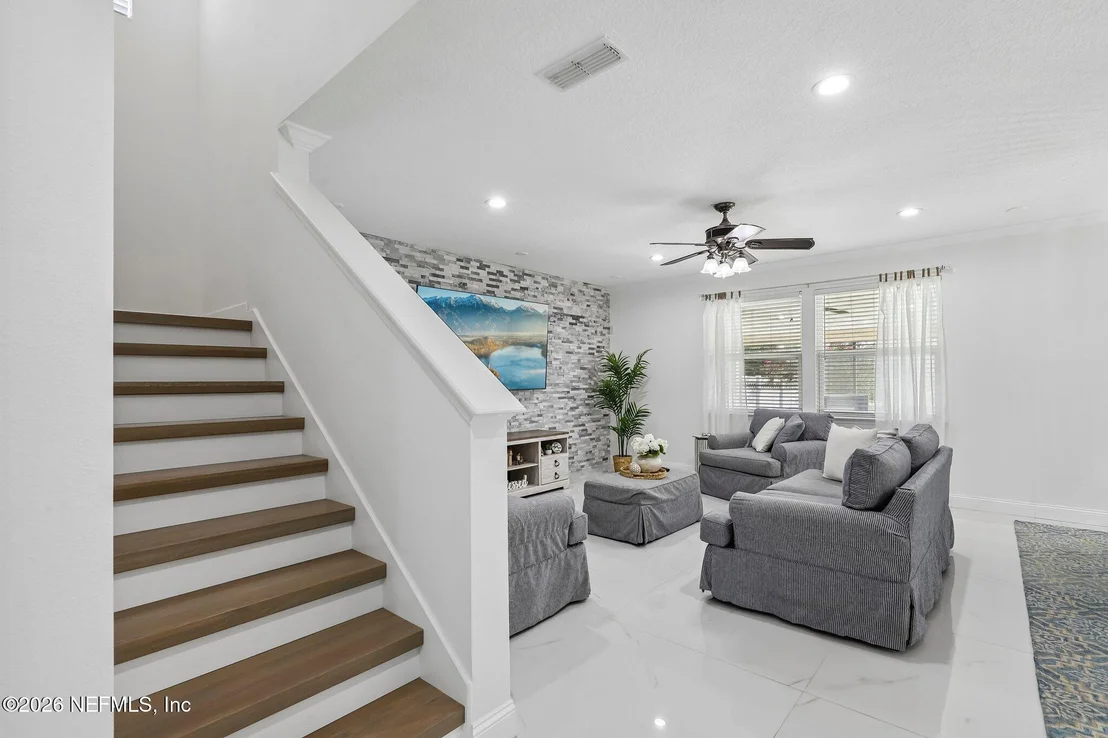 Photo of 536 GLENDALE Lane