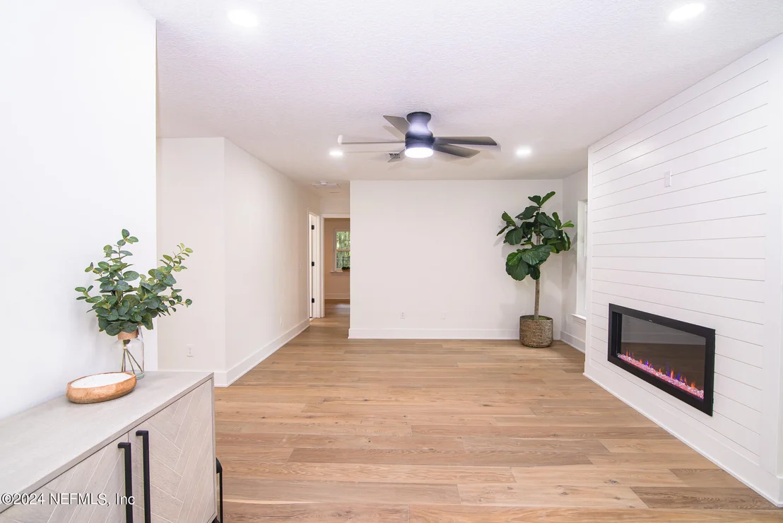 Photo of 89 VERANDA Lane