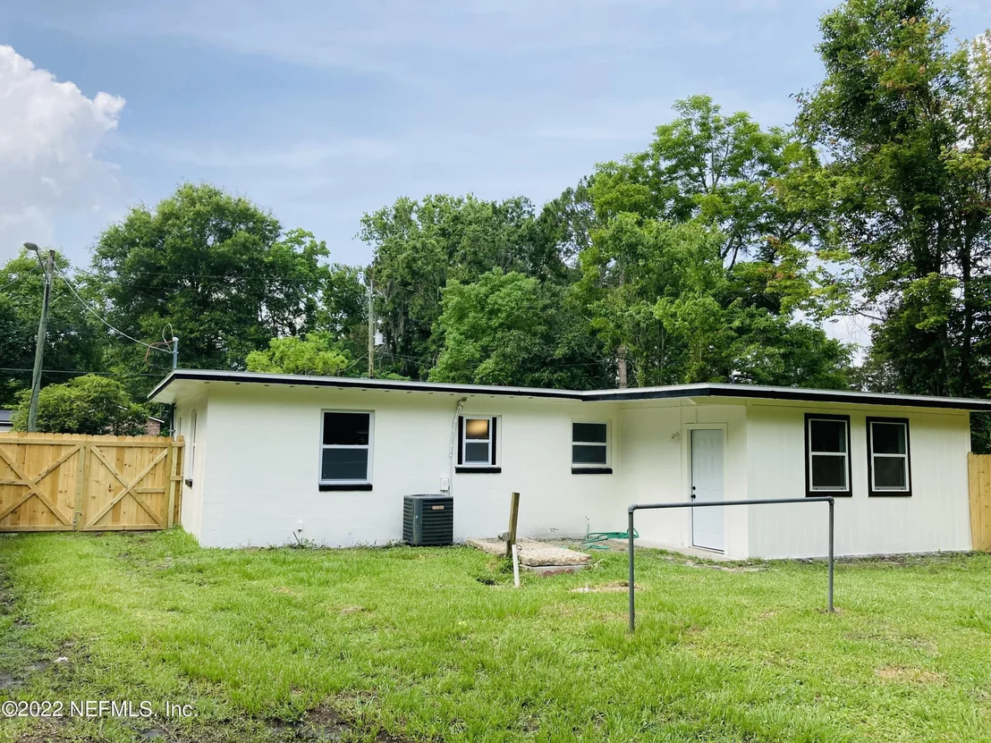Photo of 5537 ALPHA Avenue