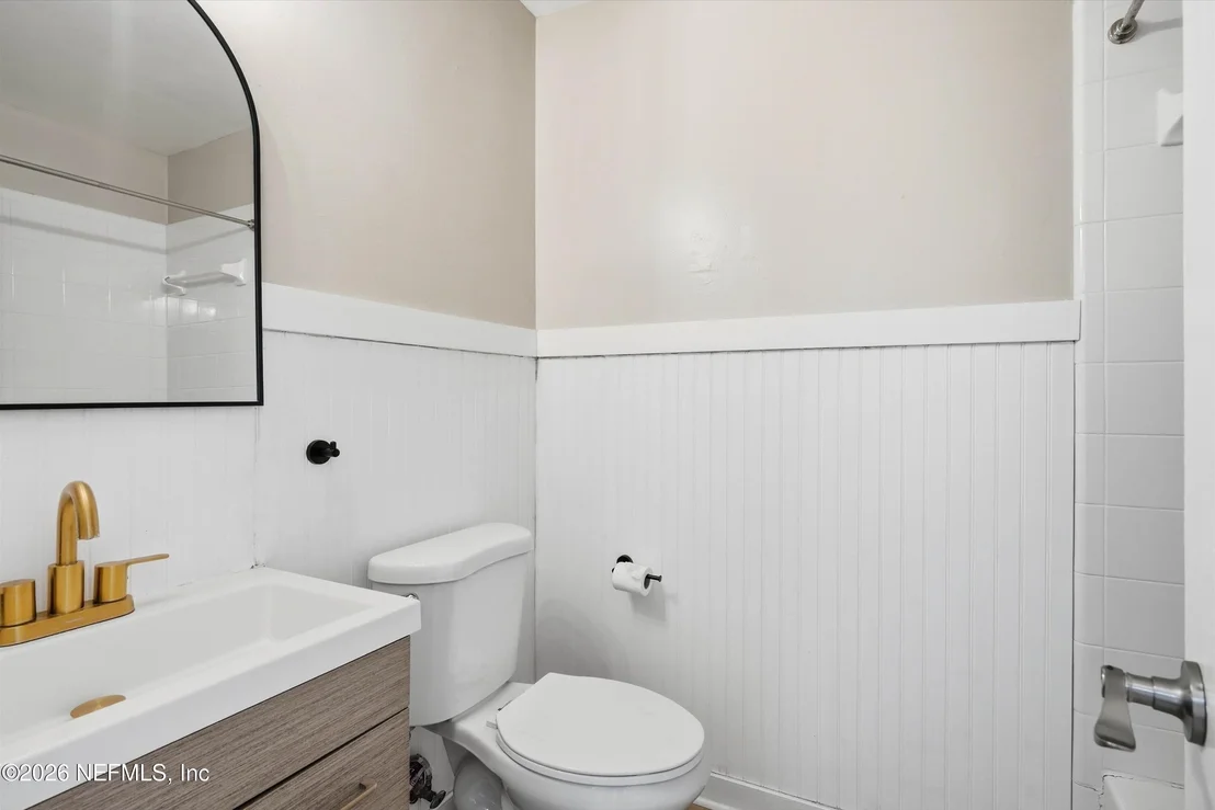 Photo of 110 DE HAVEN Street