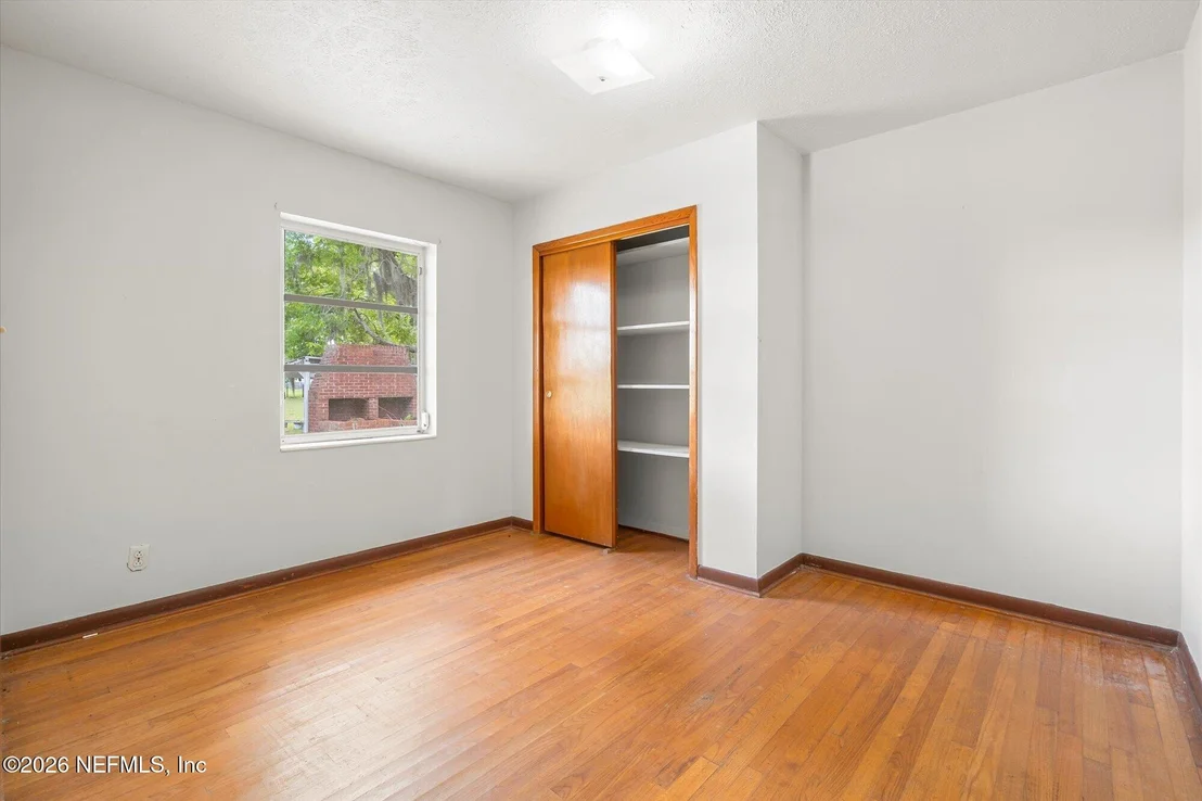 Photo of 786 W RIVER Road