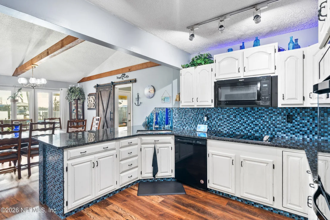 Photo of 5992 HECKSCHER Drive