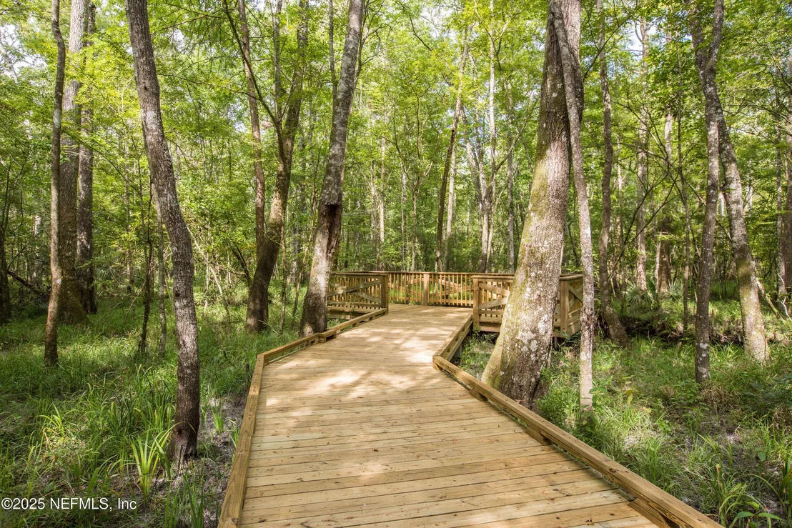 Photo of 595 KINGBIRD Drive