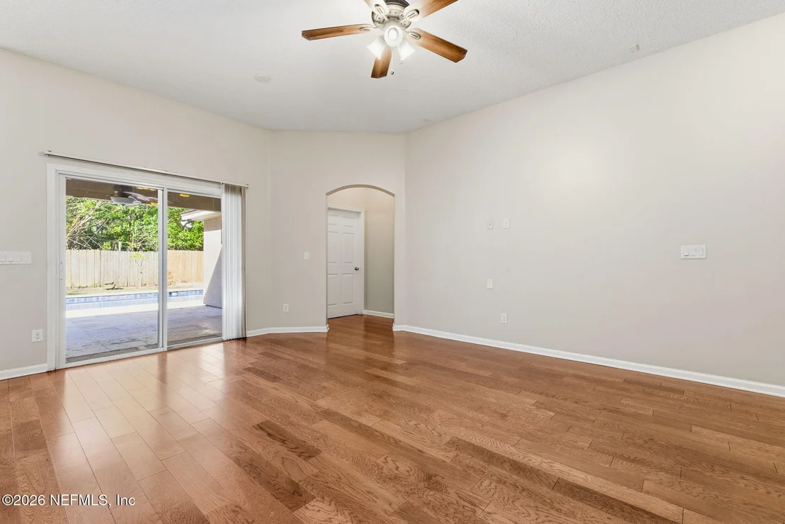 Photo of 880 CLAY Street