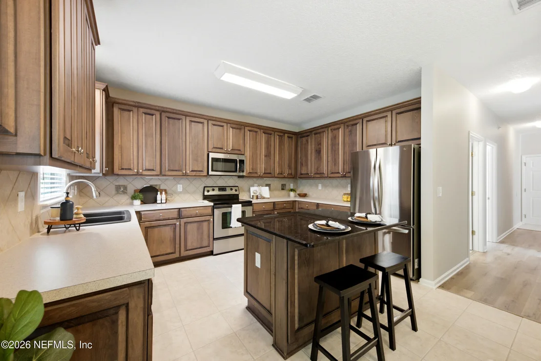 Photo of 1555 SUMMERDOWN Way