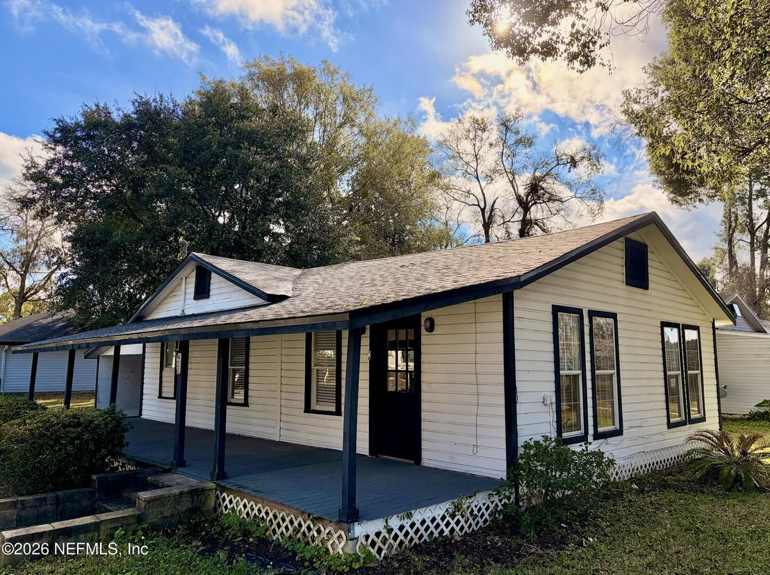 Photo of 430 CENTER Street