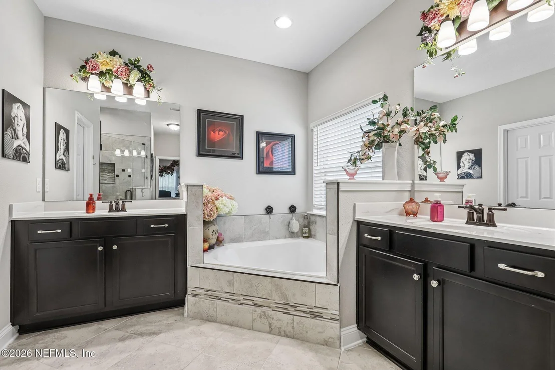 Photo of 910 LAUREL VALLEY Drive