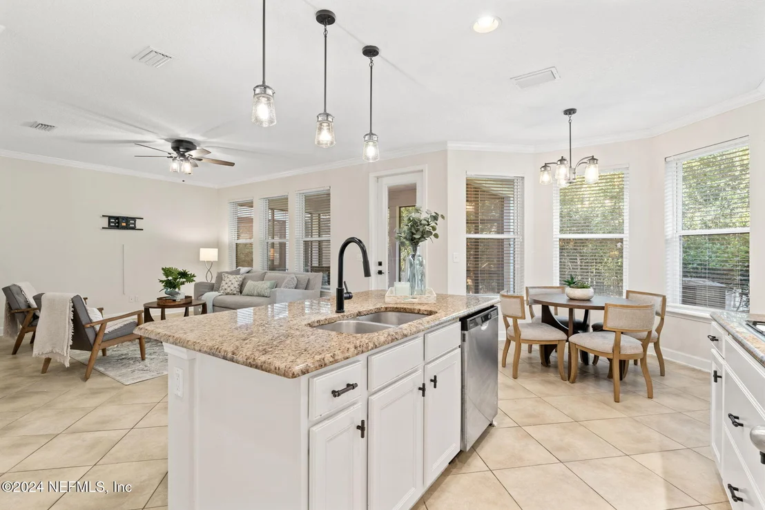 Photo of 237 SPRING PARK Avenue