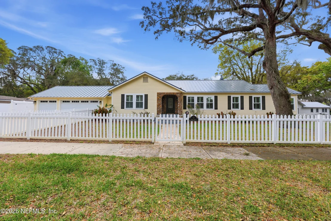 Photo of 17 SYLVAN Drive