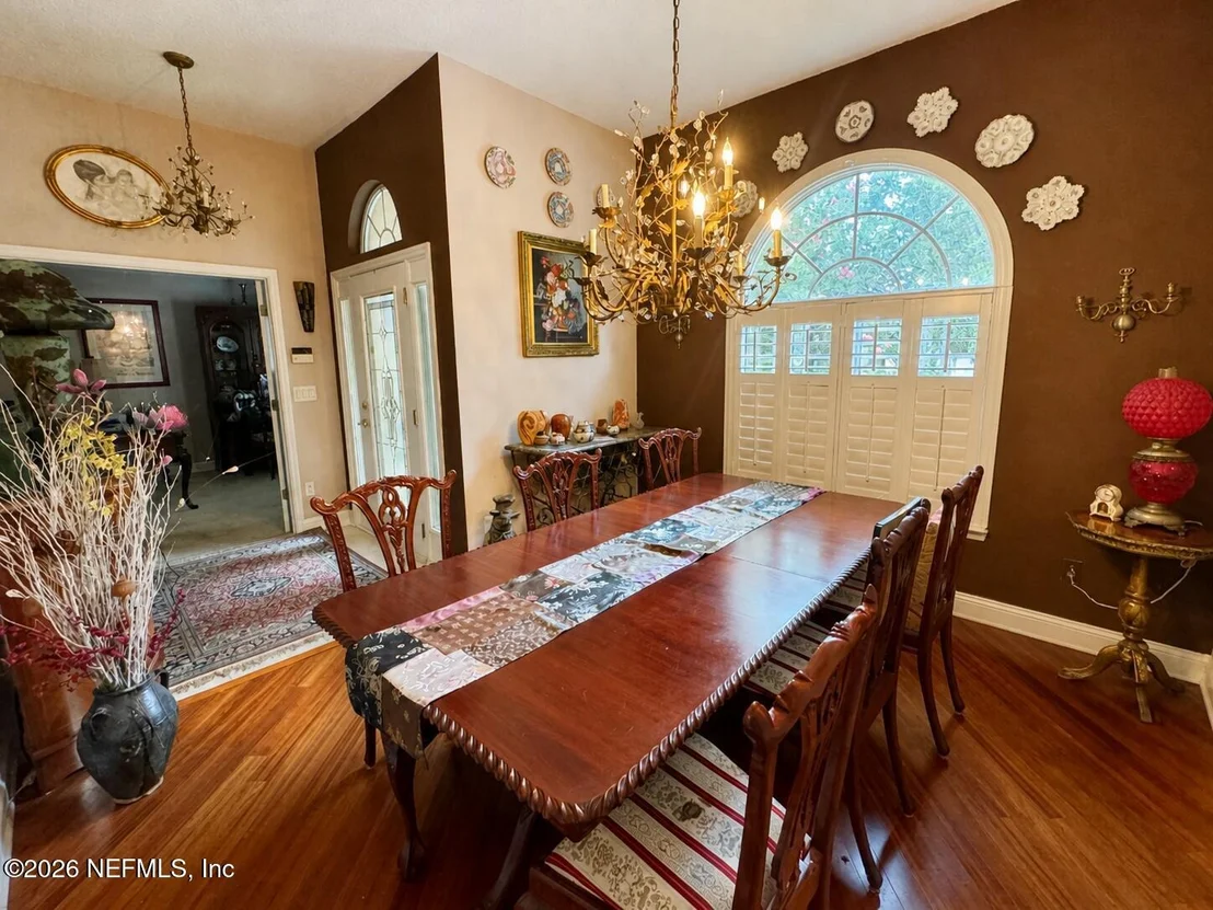 Photo of 1552 BARRINGTON Circle