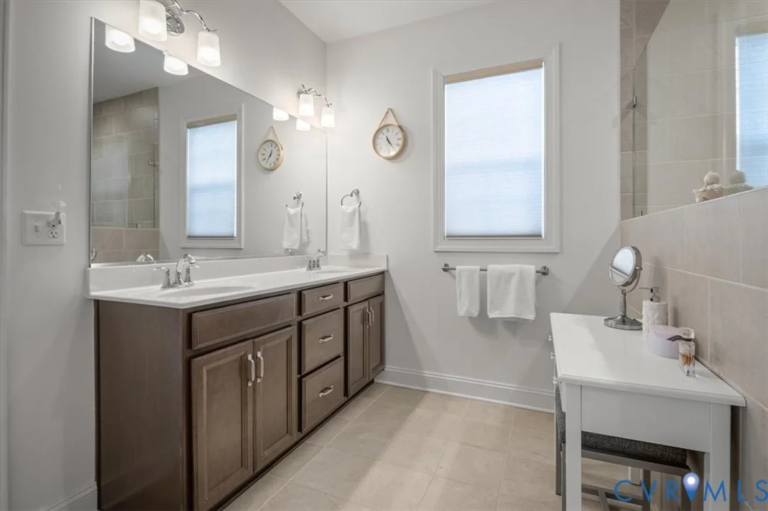 Photo of 215 Lauradell Road